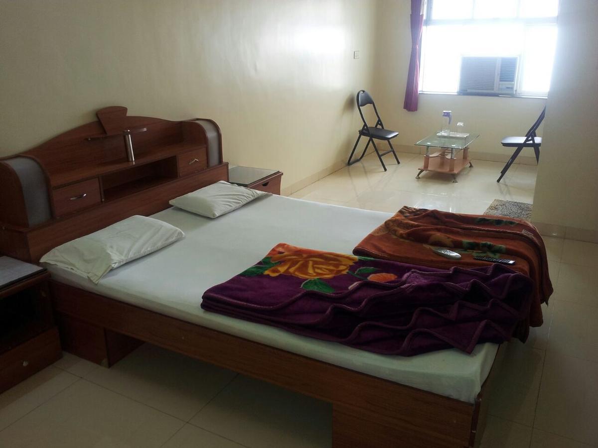 Вилла Sarang Lodging & Boarding Сатара Экстерьер фото