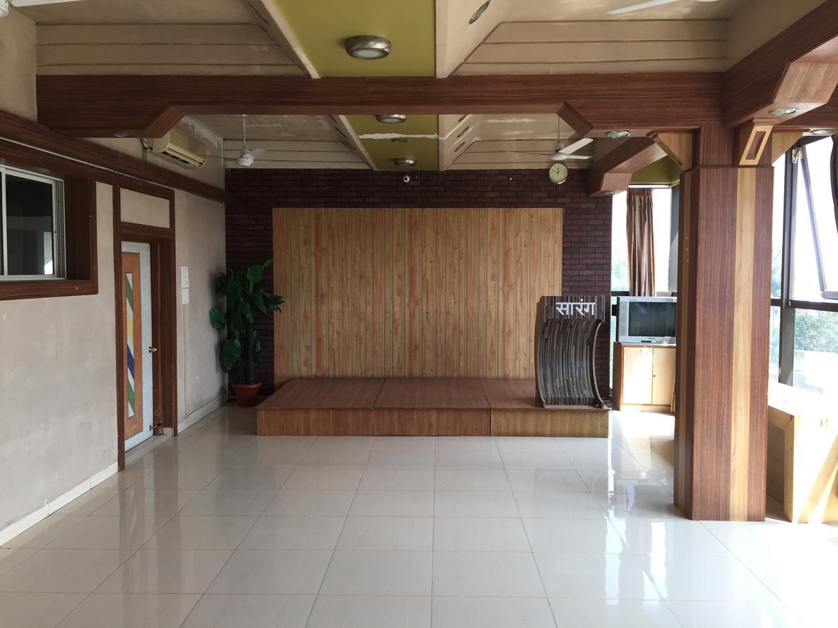 Вилла Sarang Lodging & Boarding Сатара Экстерьер фото