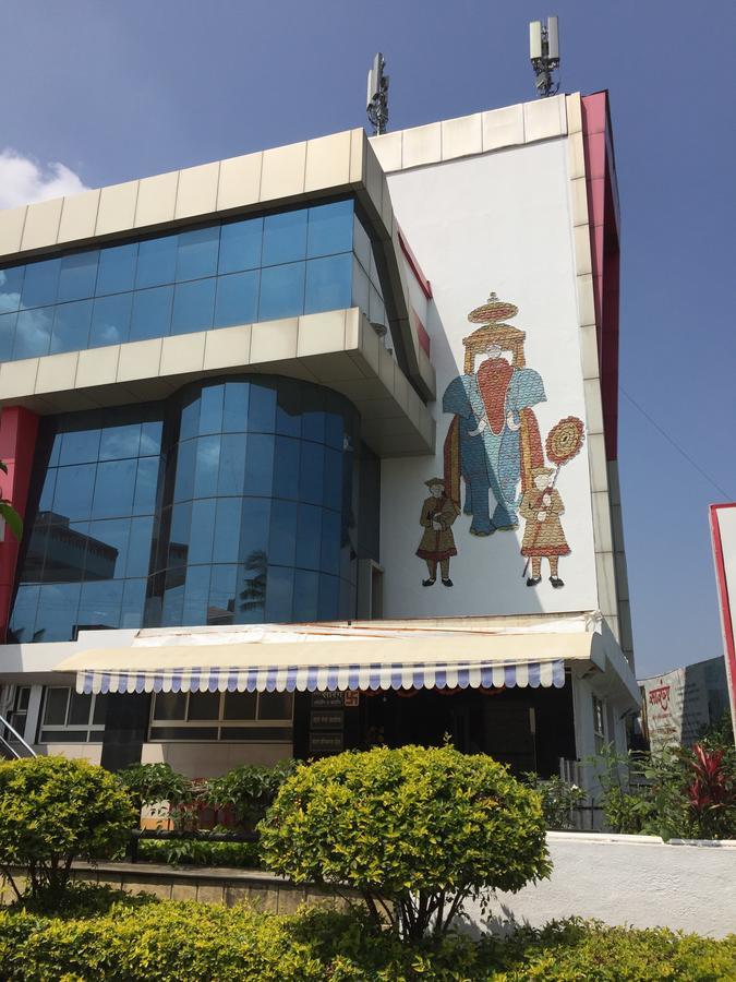 Вилла Sarang Lodging & Boarding Сатара Экстерьер фото